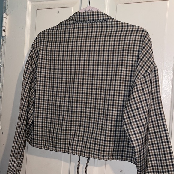 Cropped Flannel - Picture 3 of 5